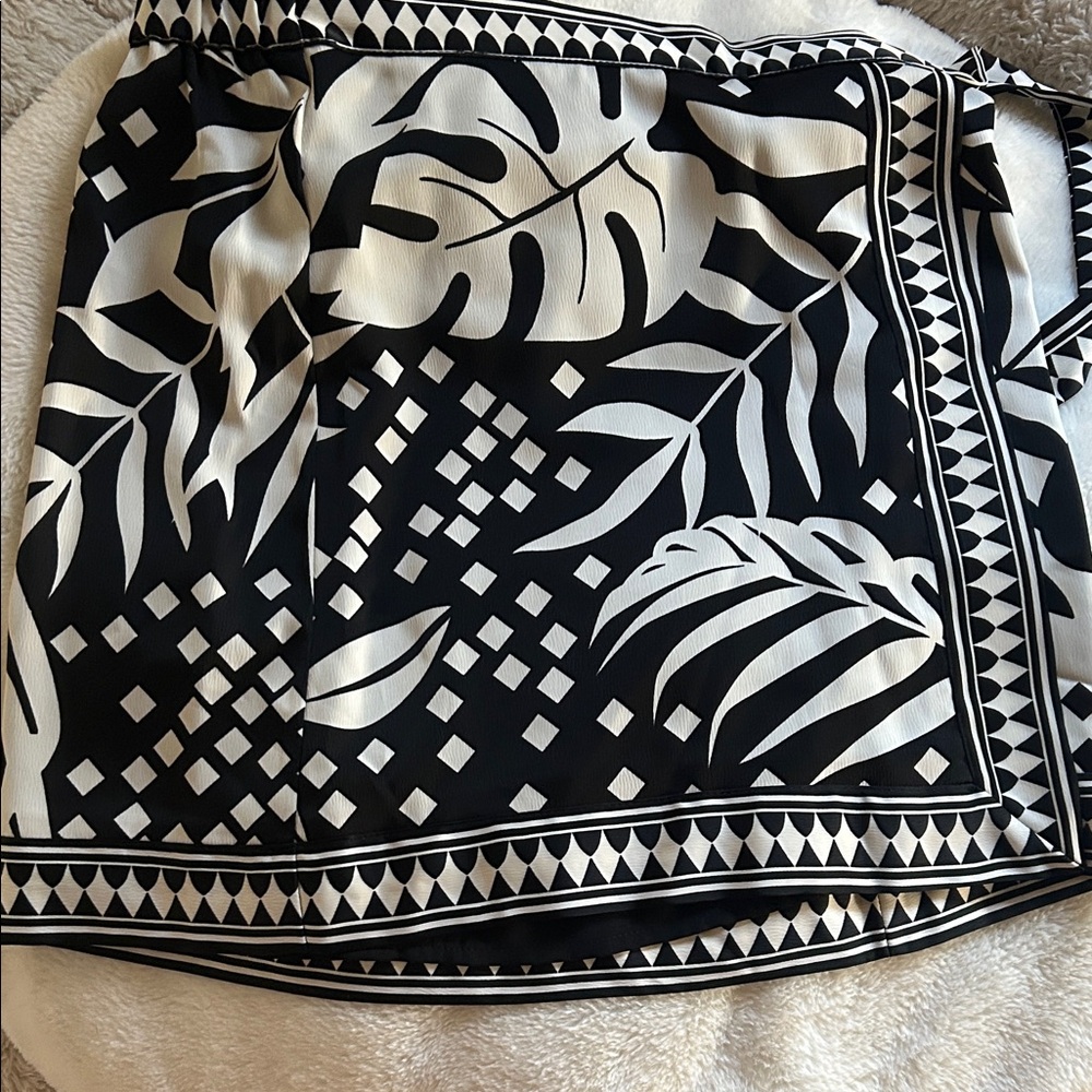 Nine West Black and White Mini Skirt